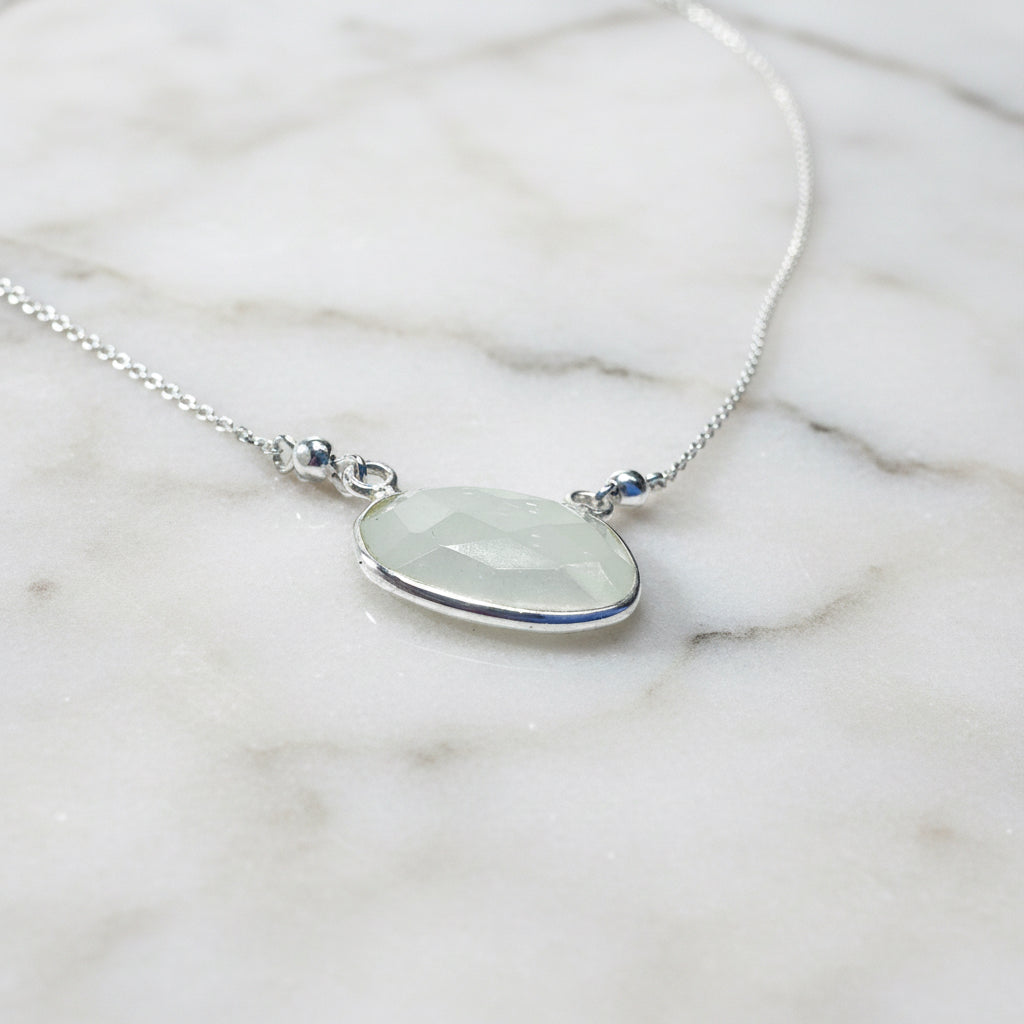Moonstone Necklace - Stunning Design and Craftsmanship