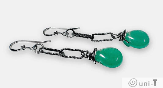 Sterling silver green chalcedony earrings featuring textured chain links and teardrop gemstones, ideal for stylish jewelry lovers.