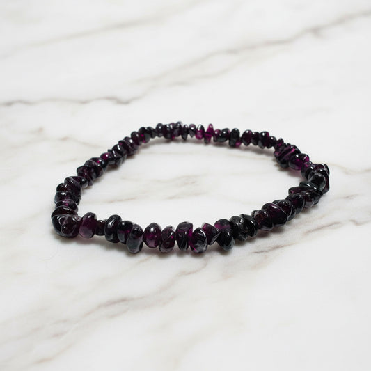 Black and purple gemstone chip stretch bracelet