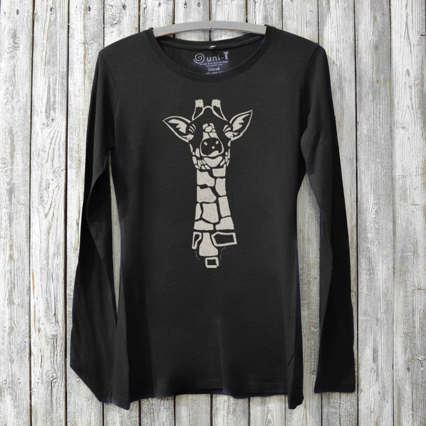 Giraffe long sleeve shirt women in black bamboo organic cotton. Unique animal print design for eco-friendly fashion and wildlife-inspired outfits.