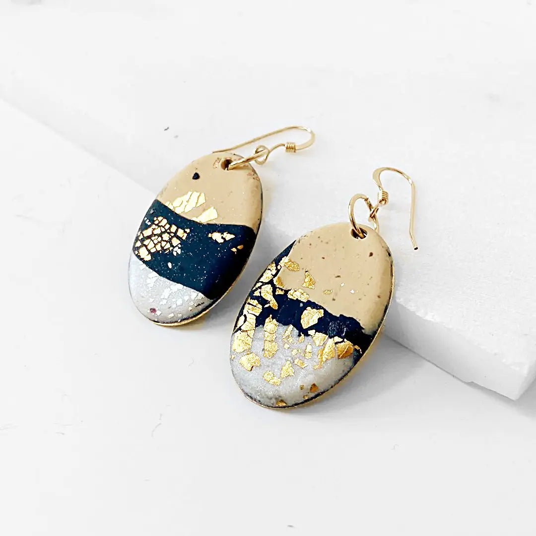 Oval Polymer Clay Earrings - Black and Gold Sandrine Colson