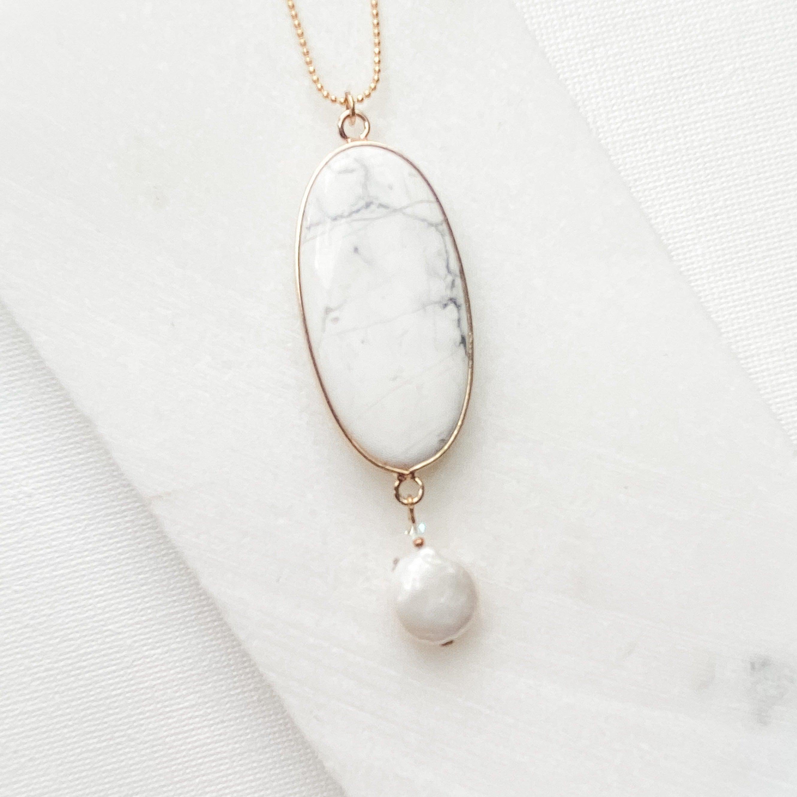 Howlite and Pearl Necklace Uni-T Necklace