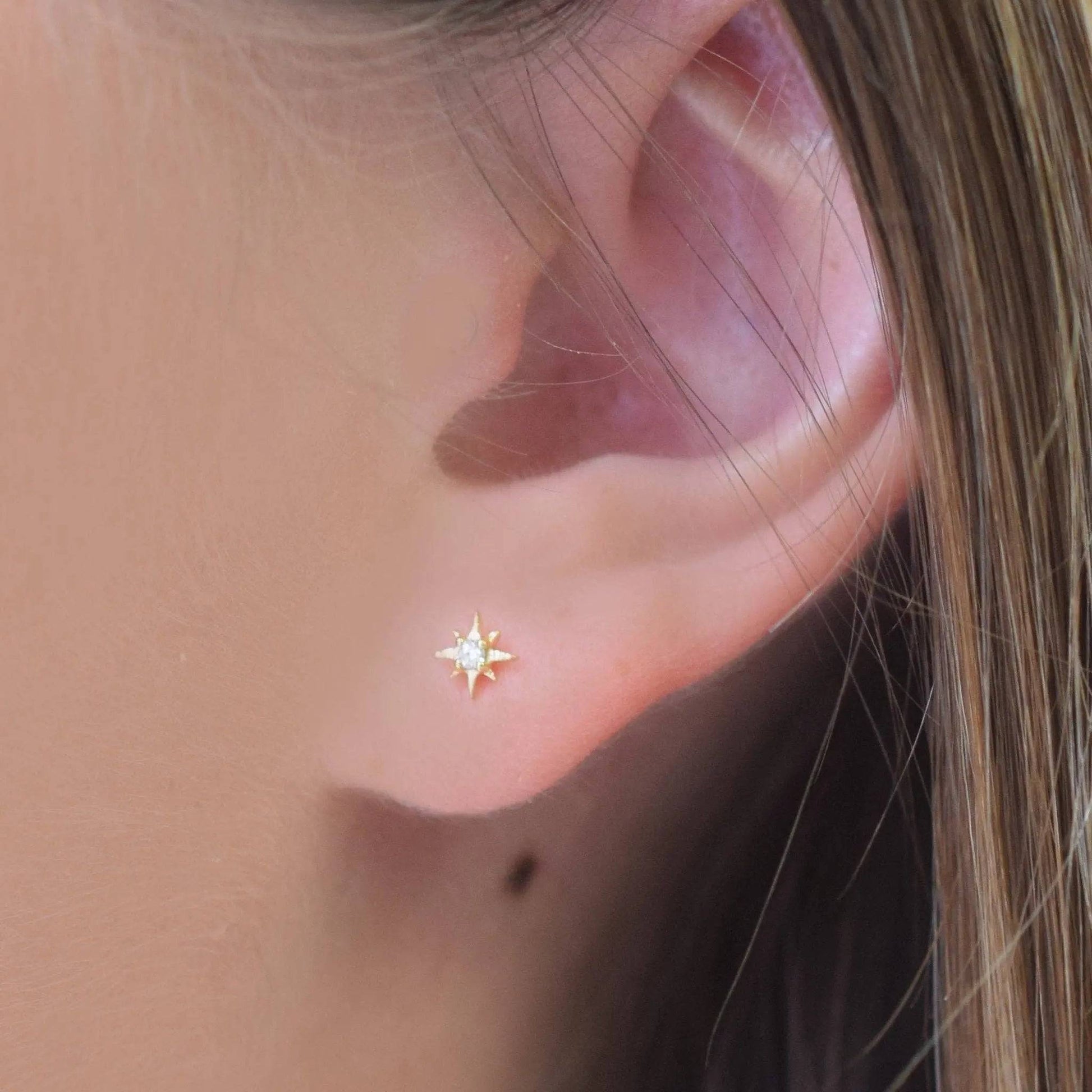 14kt Gold Mini Diamond Star Studs La Kaiser