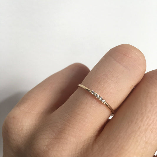 Solid Gold Diamond Alinea Ring: 6 La Kaiser