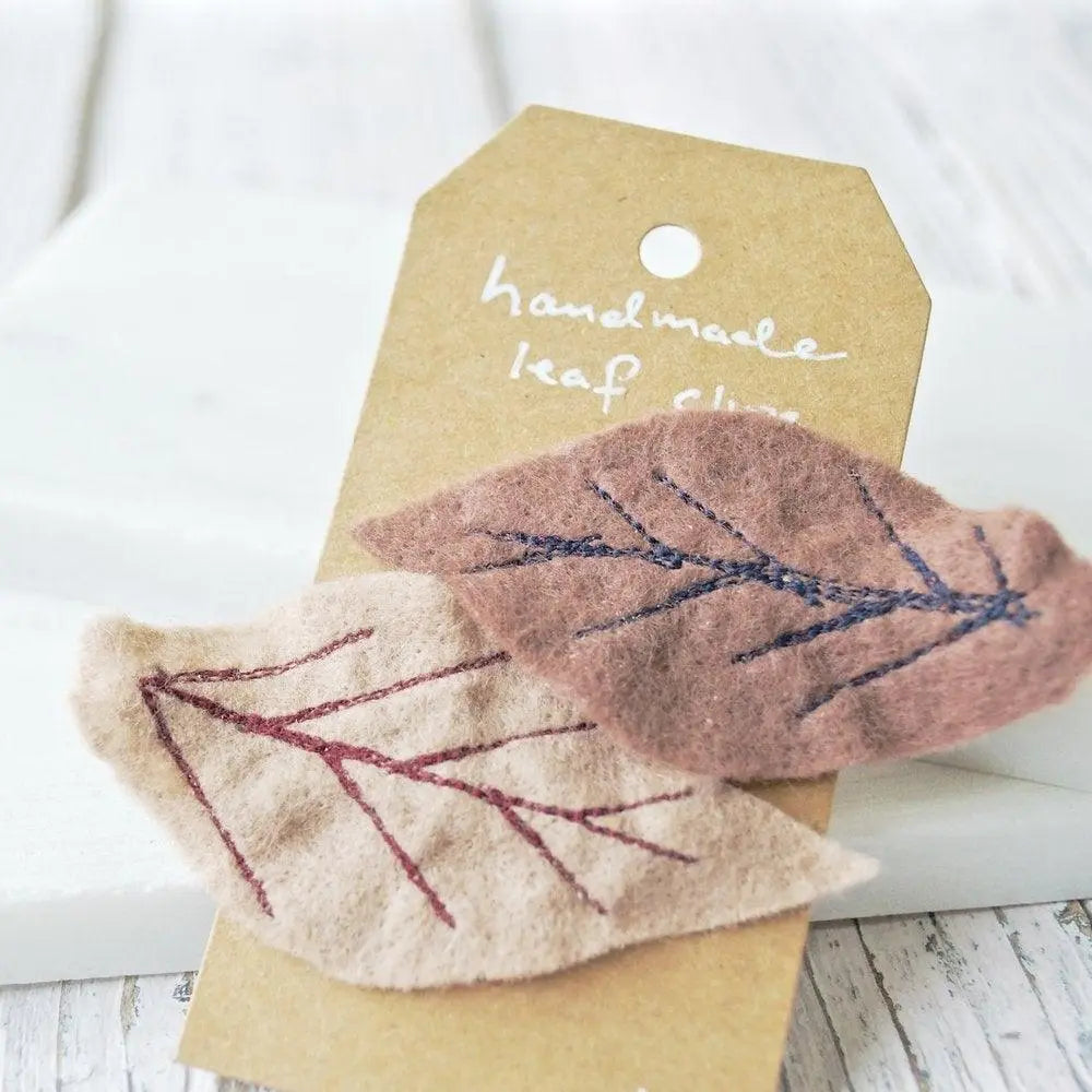 A Set of Handmade Leaf Hair Pins - Uni-T