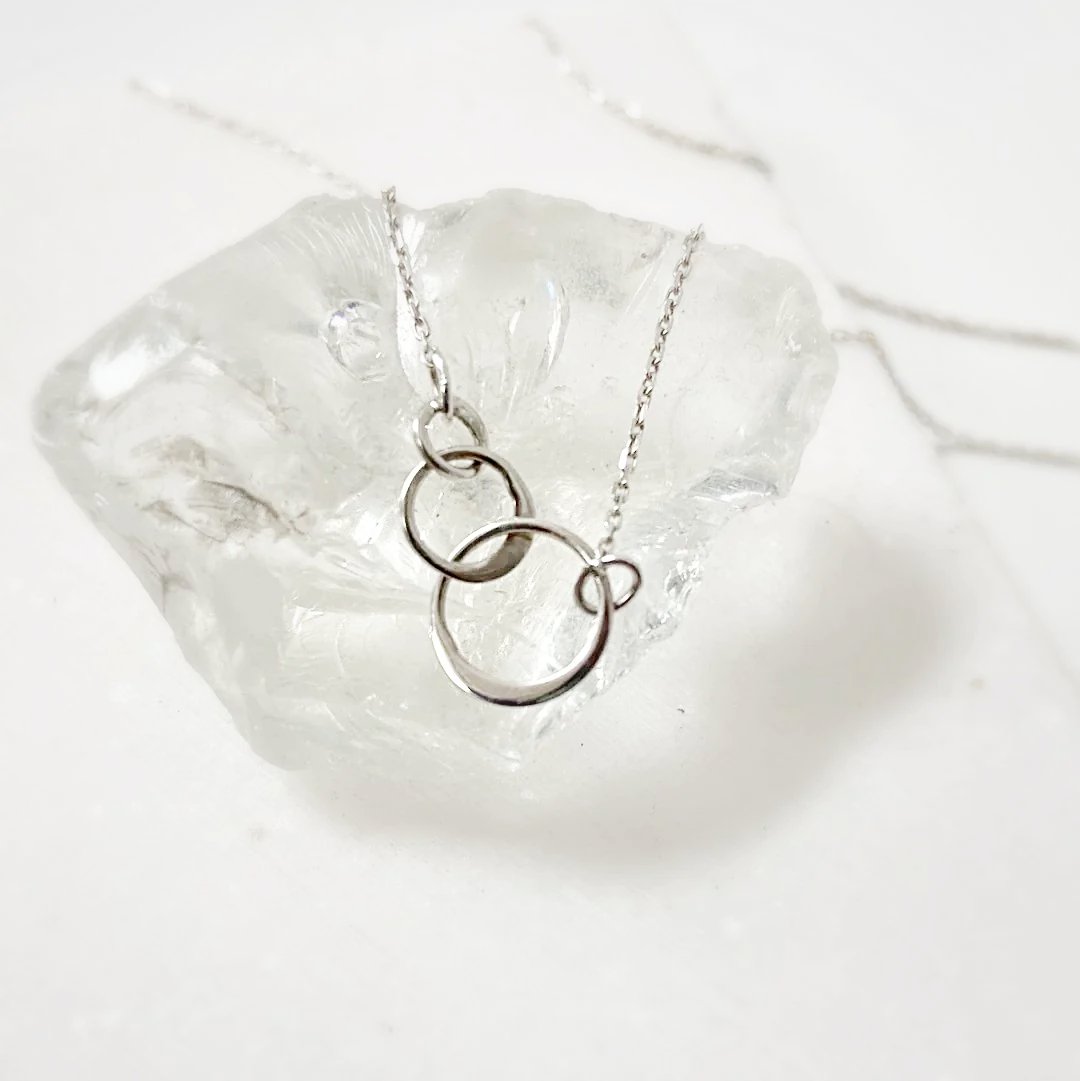 Circle Necklace, Family Necklace, Circle of Life Jewelry / Infinity Necklace Uni-T Janine Gerade