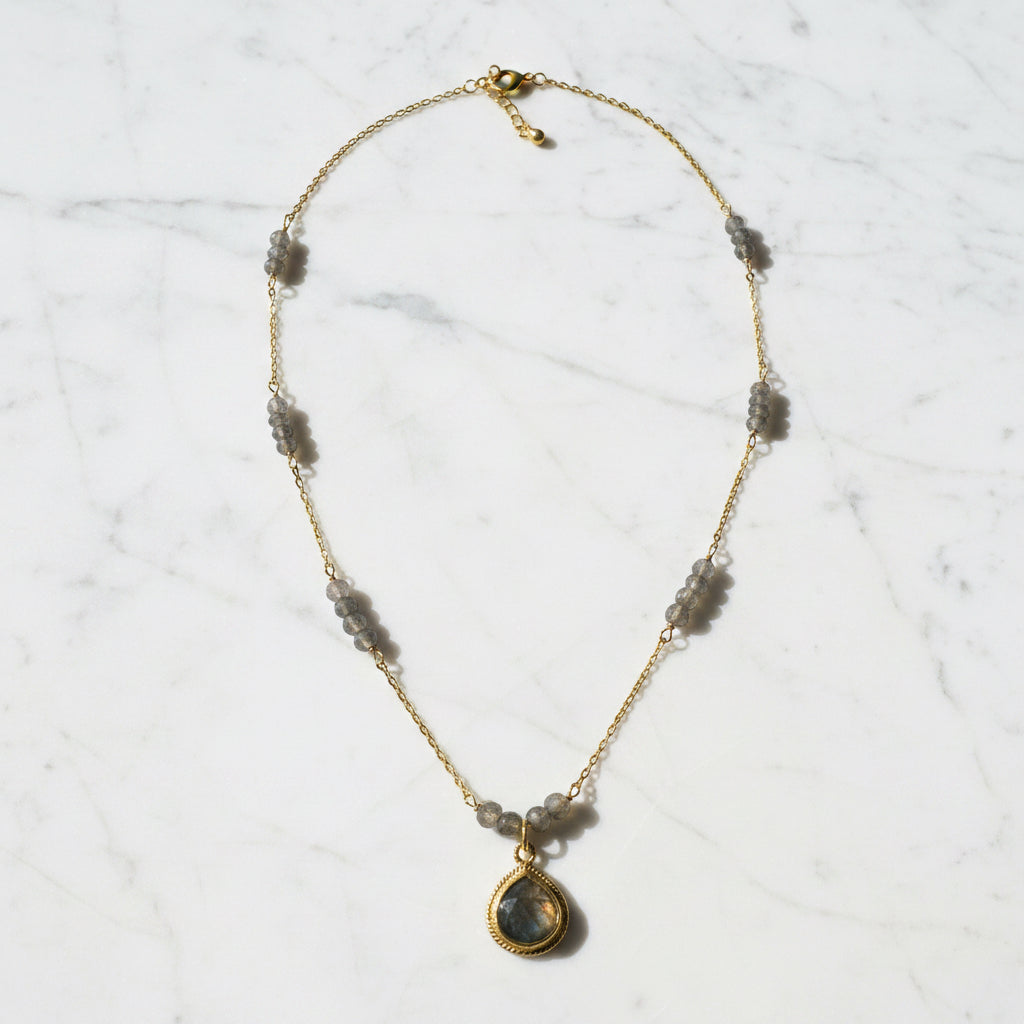 Delicate Labradorite Necklace***