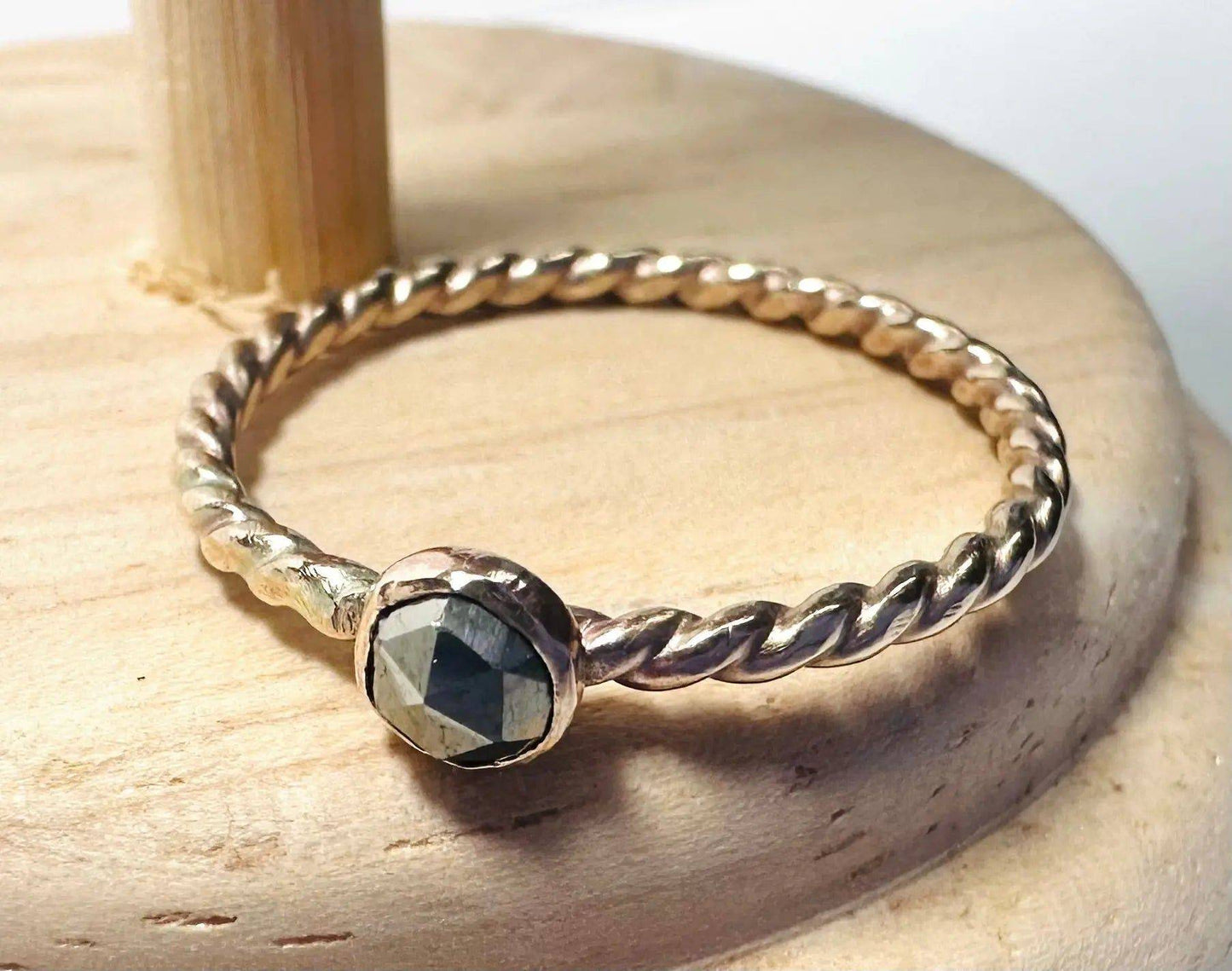 Gemstone Ring, Gold Bezel Ring, 4mm Bezel Ring, Twist Band Ring, Stacking Gemstone Rings 1/20 14K Gold Filled* Janine Gerade