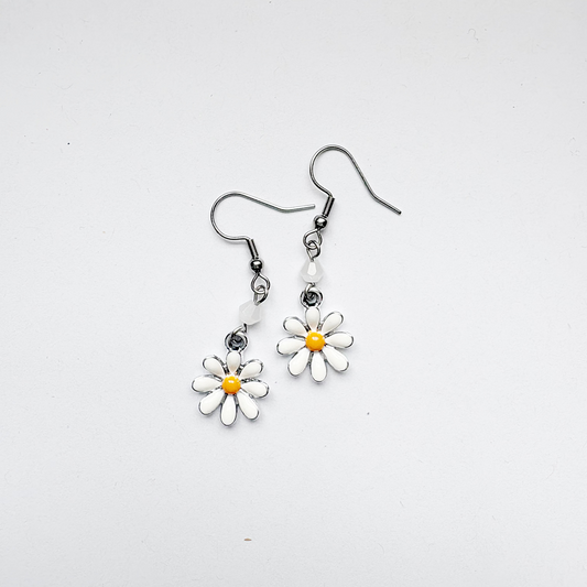 Enamel White Daisy Earrings
