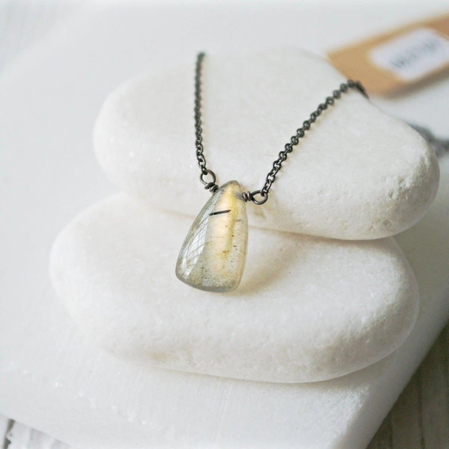 Labradorite Gemstone & Oxidized Silver Necklace - Uni-T