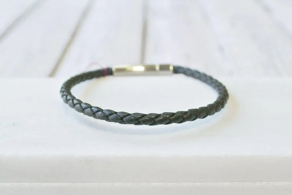 Leather Bangle with Magnet Clasp | Unisex Bracelet - Uni-T
