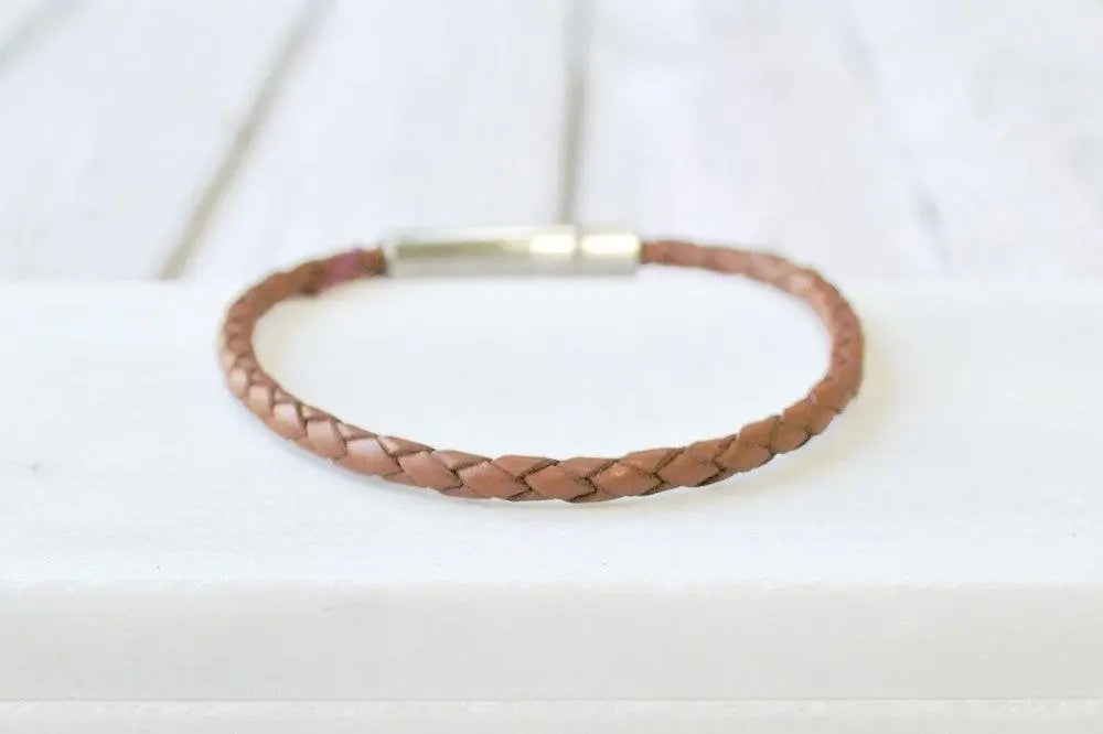 Leather Bangle with Magnet Clasp | Unisex Bracelet - Uni-T