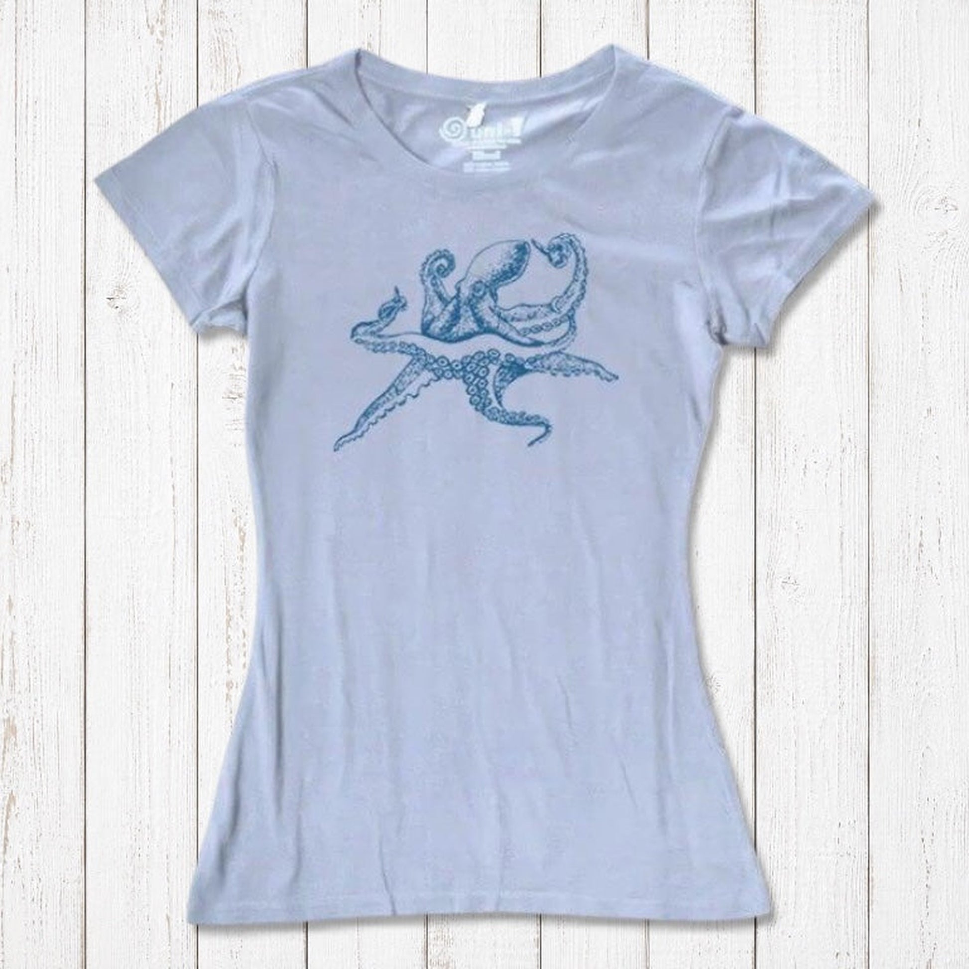 Light blue Women’s Octopus T-Shirt in bamboo and organic cotton, detailed with a blue sea creature print, ideal ocean-themed gift.