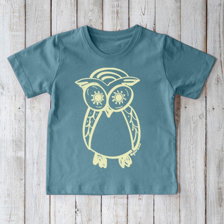 Blue Kids' Organic Cotton Owl T-Shirt with cream owl print. Sustainable graphic tee for children by Uni-T, perfect for nature-themed outfits.