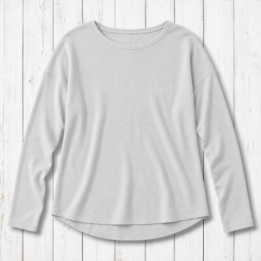 Uni-T vintage heavy knit pullover in light grey with dropped shoulders, long sleeves, and a curved high-low hem.
