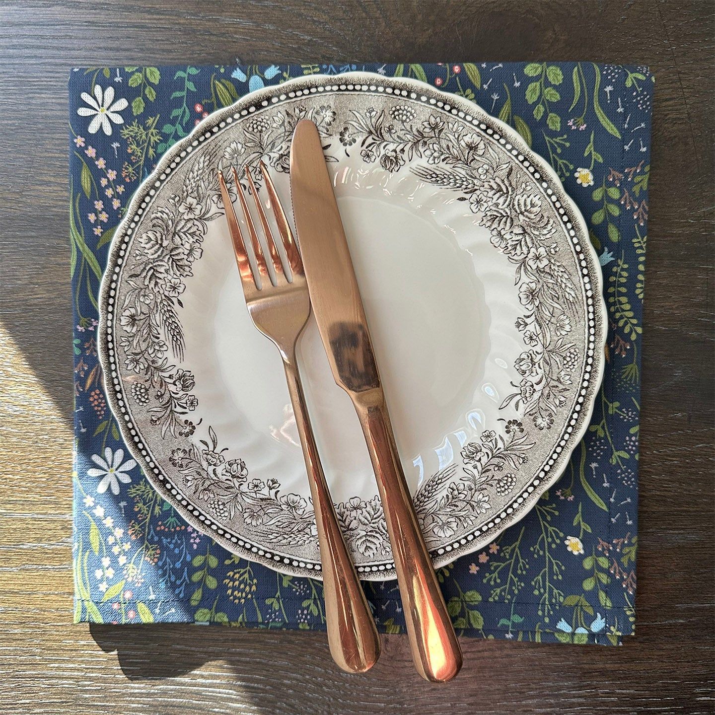 Set of fabric napkins with floral pattern