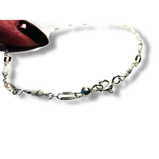 Dainty Howlite Gemstone Bracelet*
