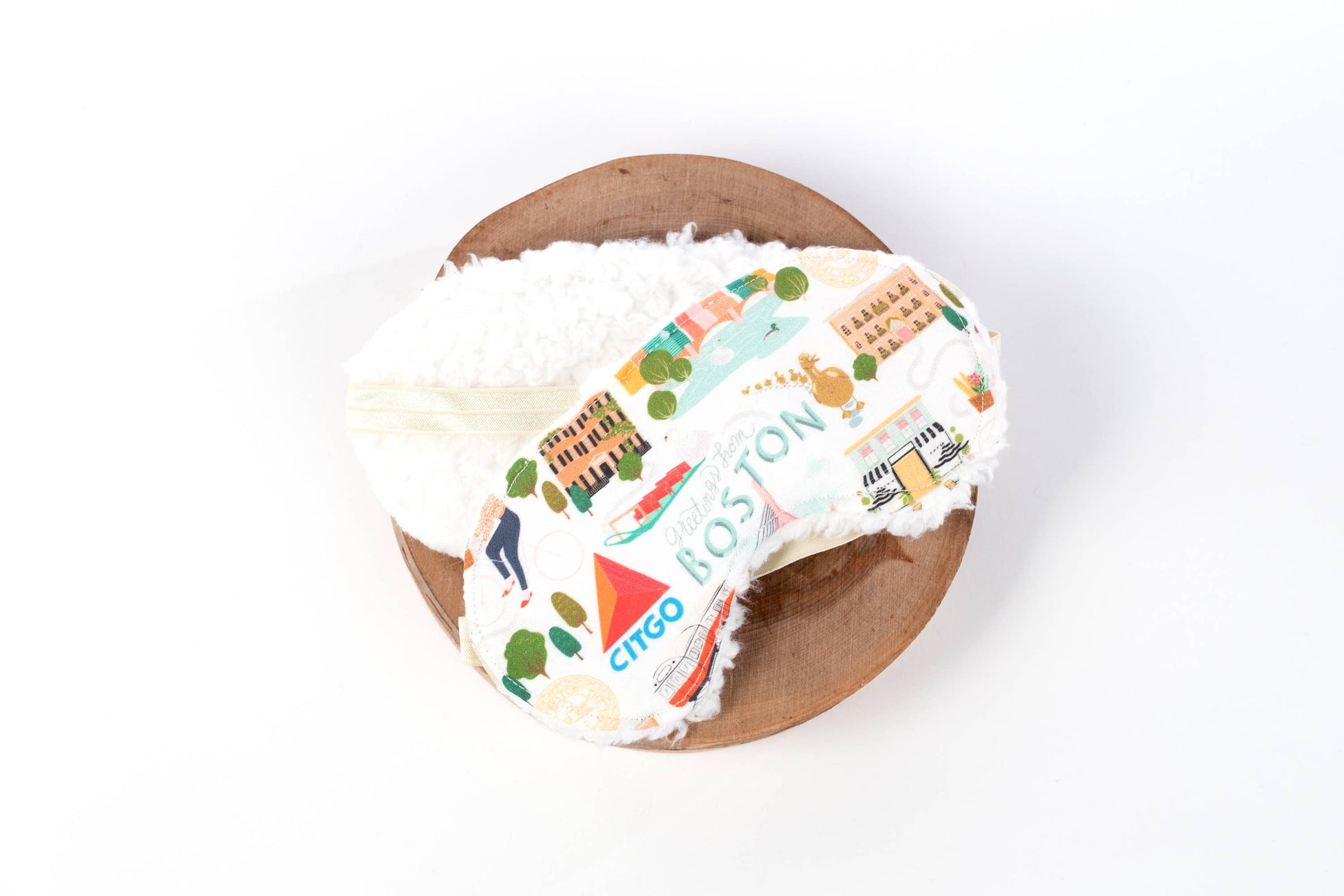 Sleep masks Boston Sweet Dreams Sleep Masks on wooden plate