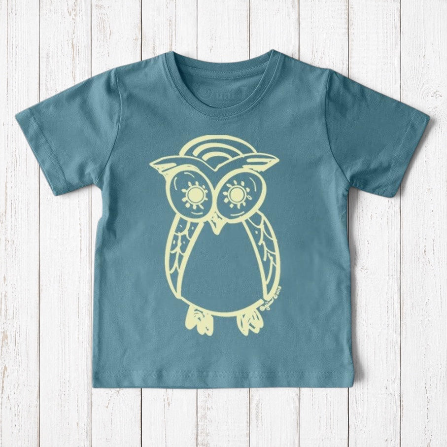 Uni-T kids organic cotton t-shirt in blue with a whimsical yellow hand-illustrated owl graphic print