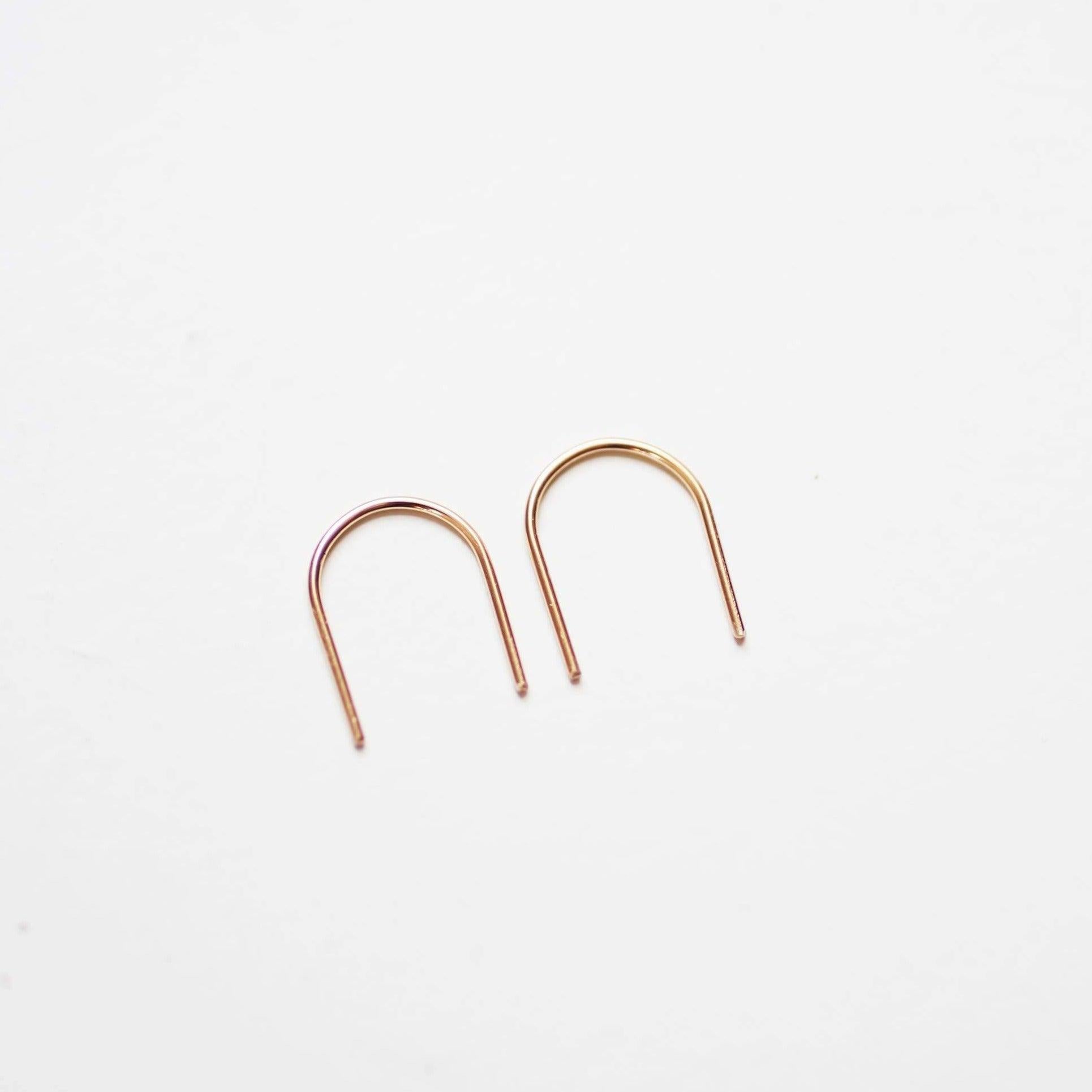 Mini Arc Minimalist Wire Earrings Uni-T 