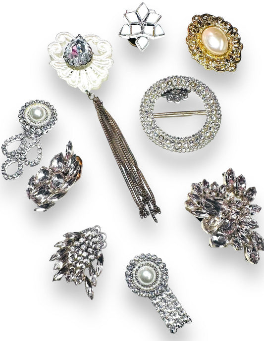 Uni-T Magnet Brooches - Vintage Style | Strong Magnets set featuring assorted crystal and pearl designs, ideal for scarves and delicate fabrics.
