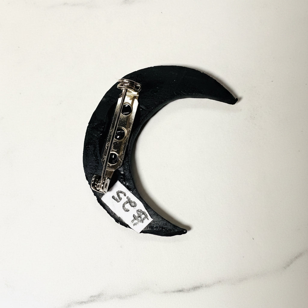 Handcrafted Pin/Brooch-Uni-T Janine Gerade