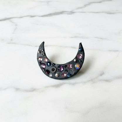 Handcrafted Pin/Brooch-Uni-T Janine Gerade