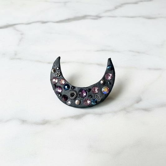 Handcrafted Pin/Brooch-Uni-T Janine Gerade