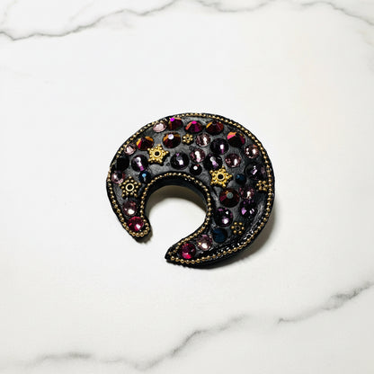 Handcrafted Pin/Brooch-Uni-T Janine Gerade