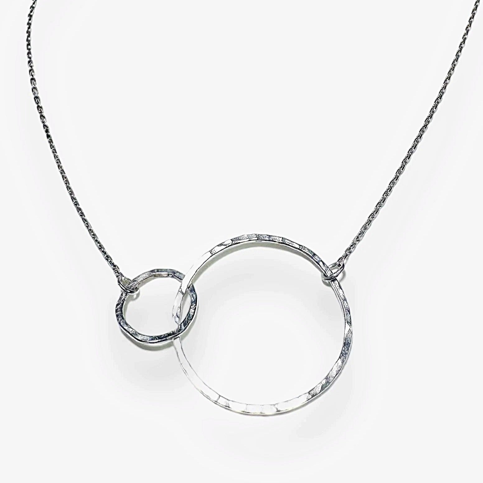 Circle Necklace, Family Necklace, Circle of Life Jewelry / Infinity Necklace Uni-T 