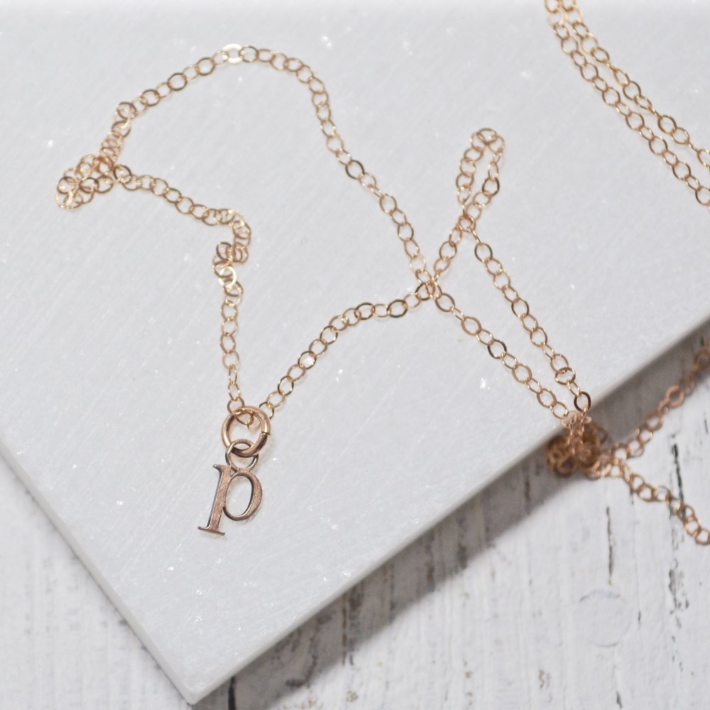 Tiny Initial Charm Necklaces -Rose Gold Uni-T