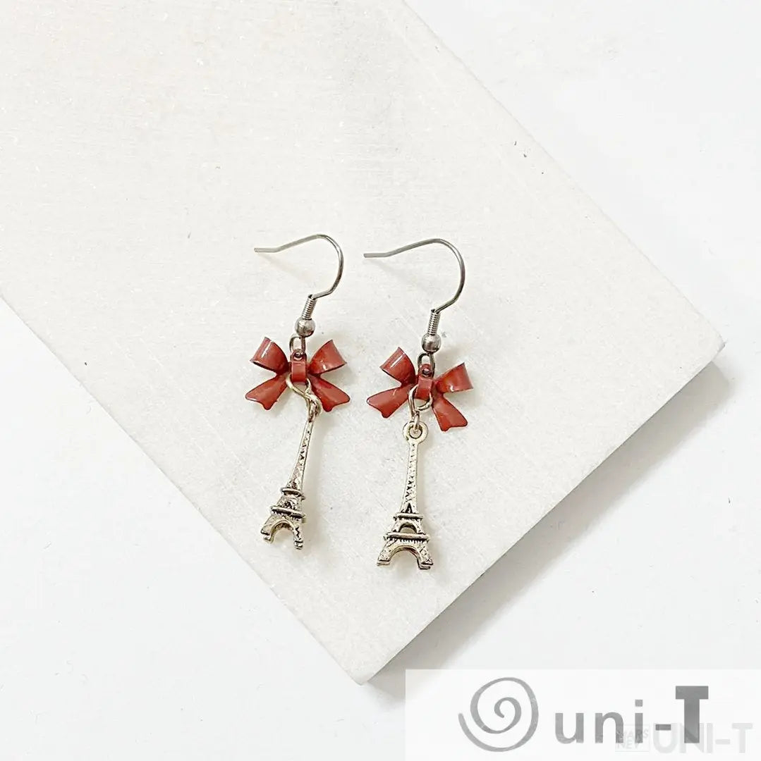 Eiffel Towers w/ Bows Shana Cohen