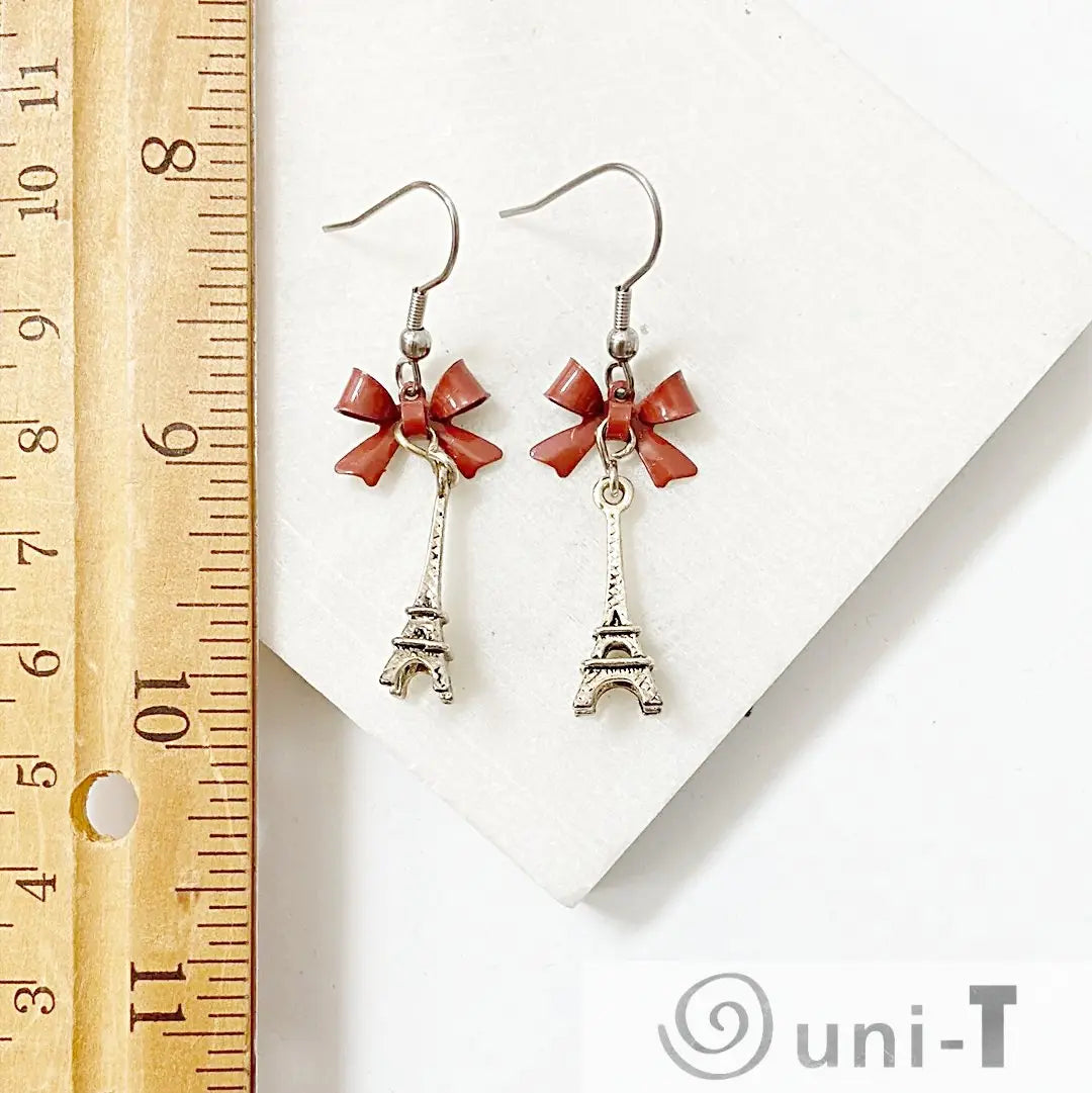 Eiffel Towers w/ Bows Shana Cohen