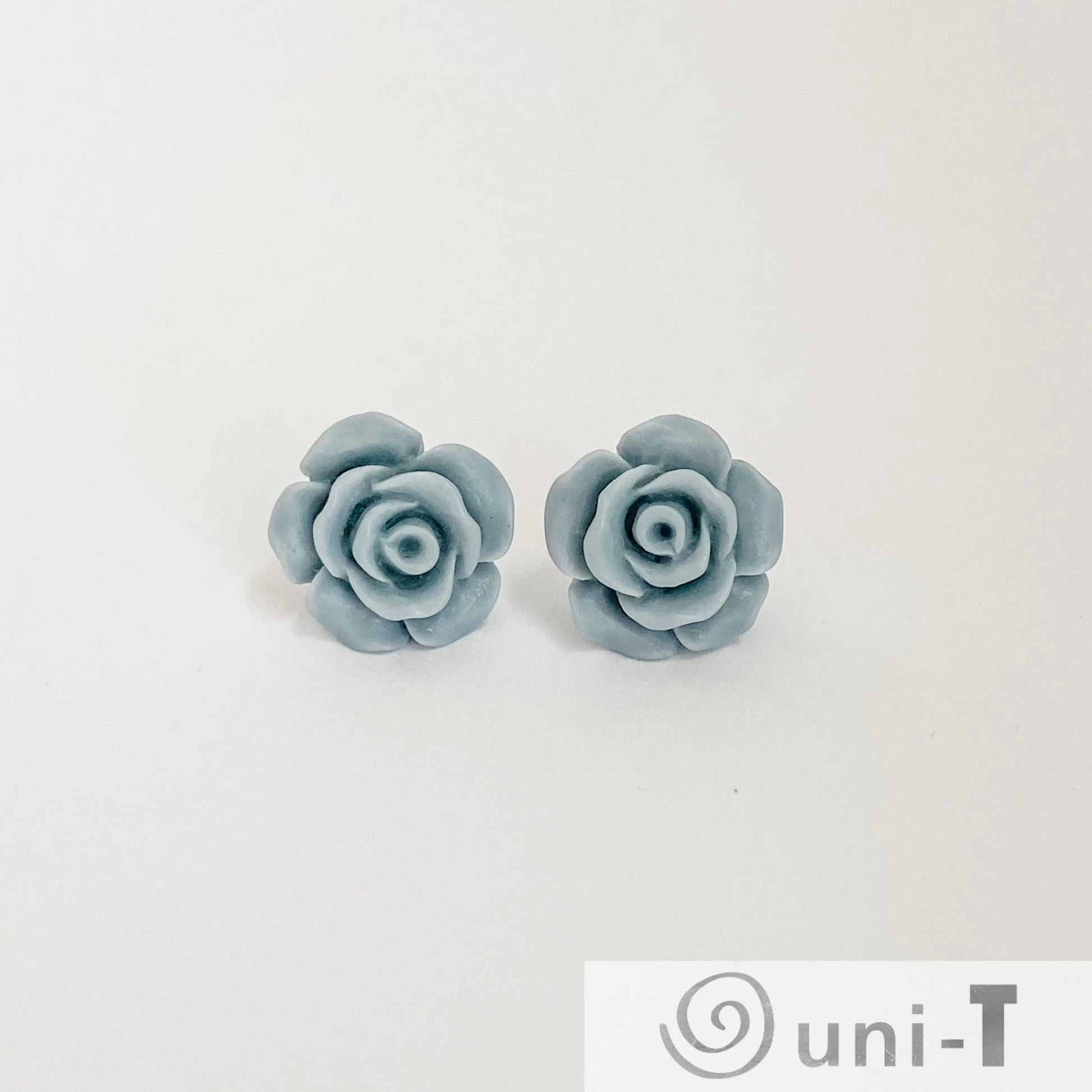 Flower Studs Lisa Trachtman