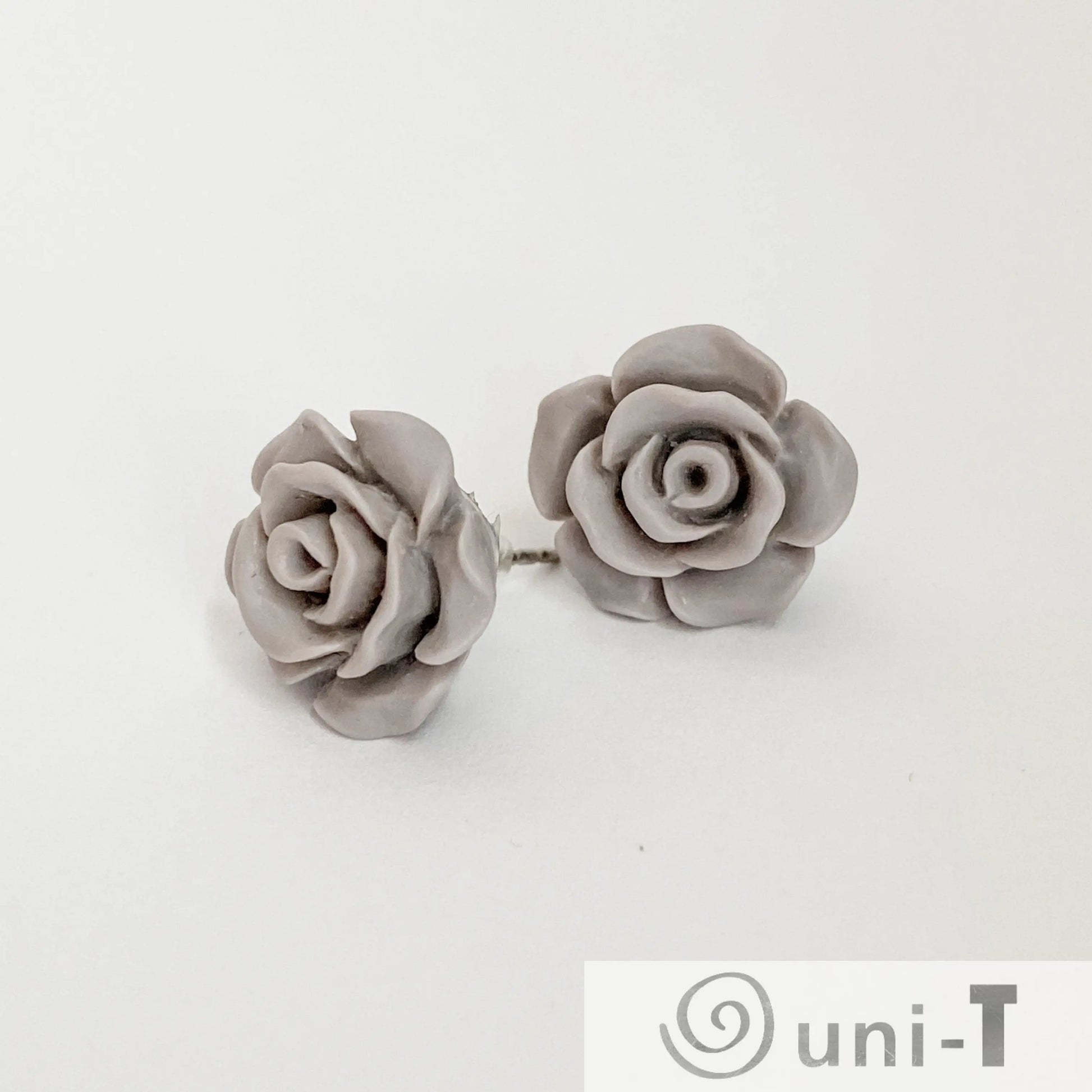 Flower Studs Lisa Trachtman