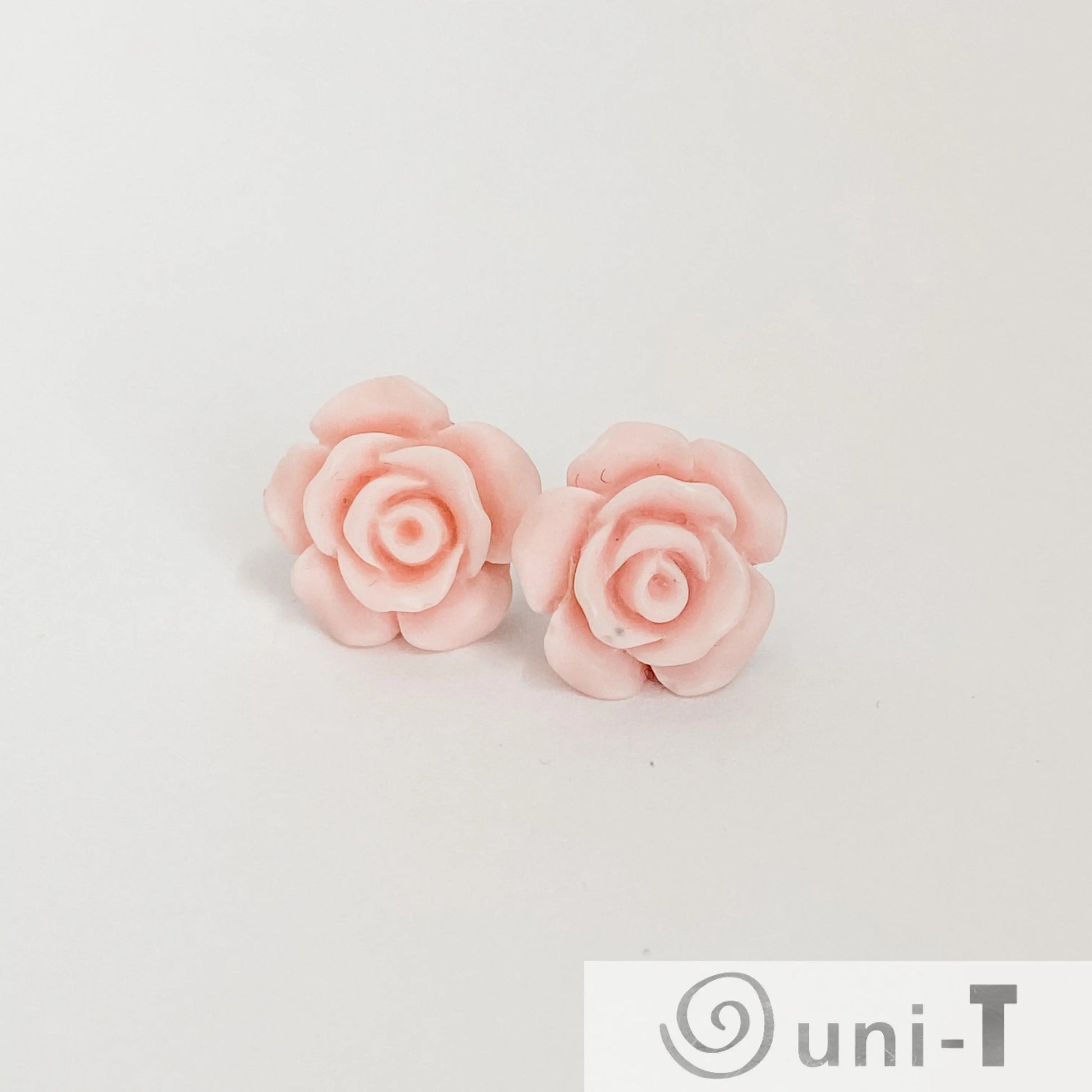 Flower Studs Lisa Trachtman