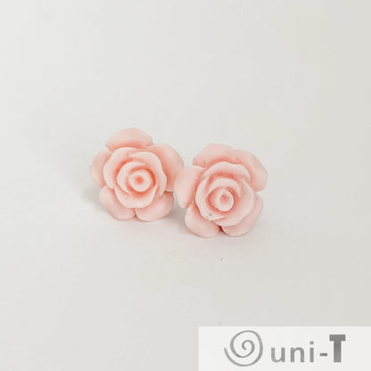 Flower Studs Lisa Trachtman