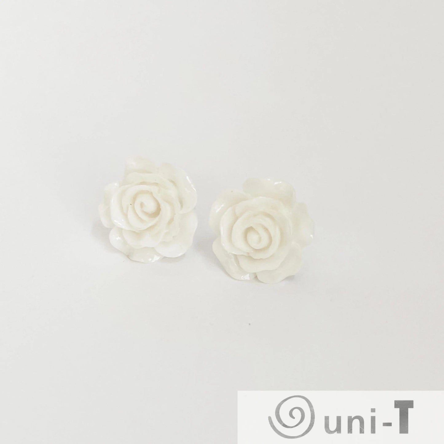 Flower Studs Lisa Trachtman