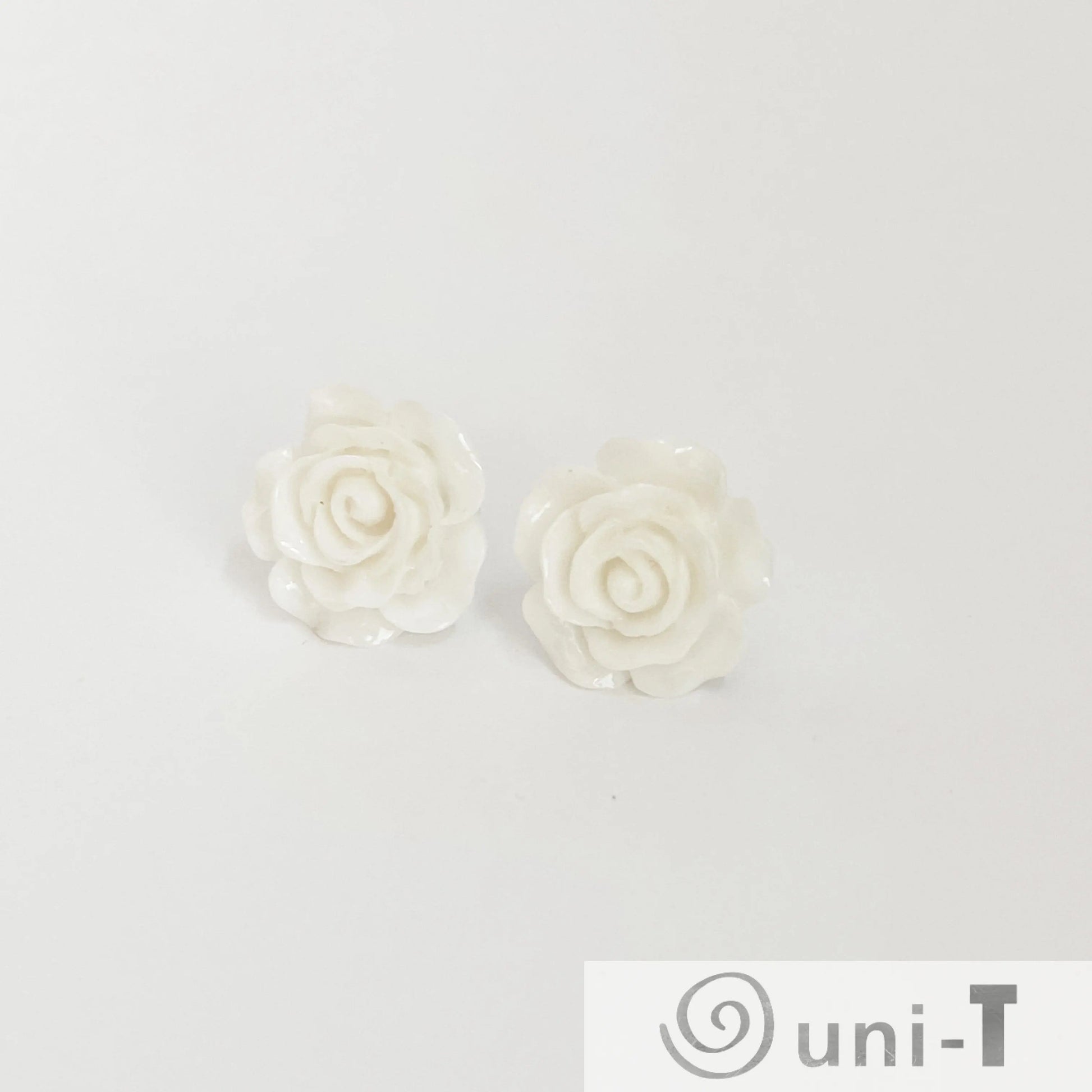Flower Studs Lisa Trachtman