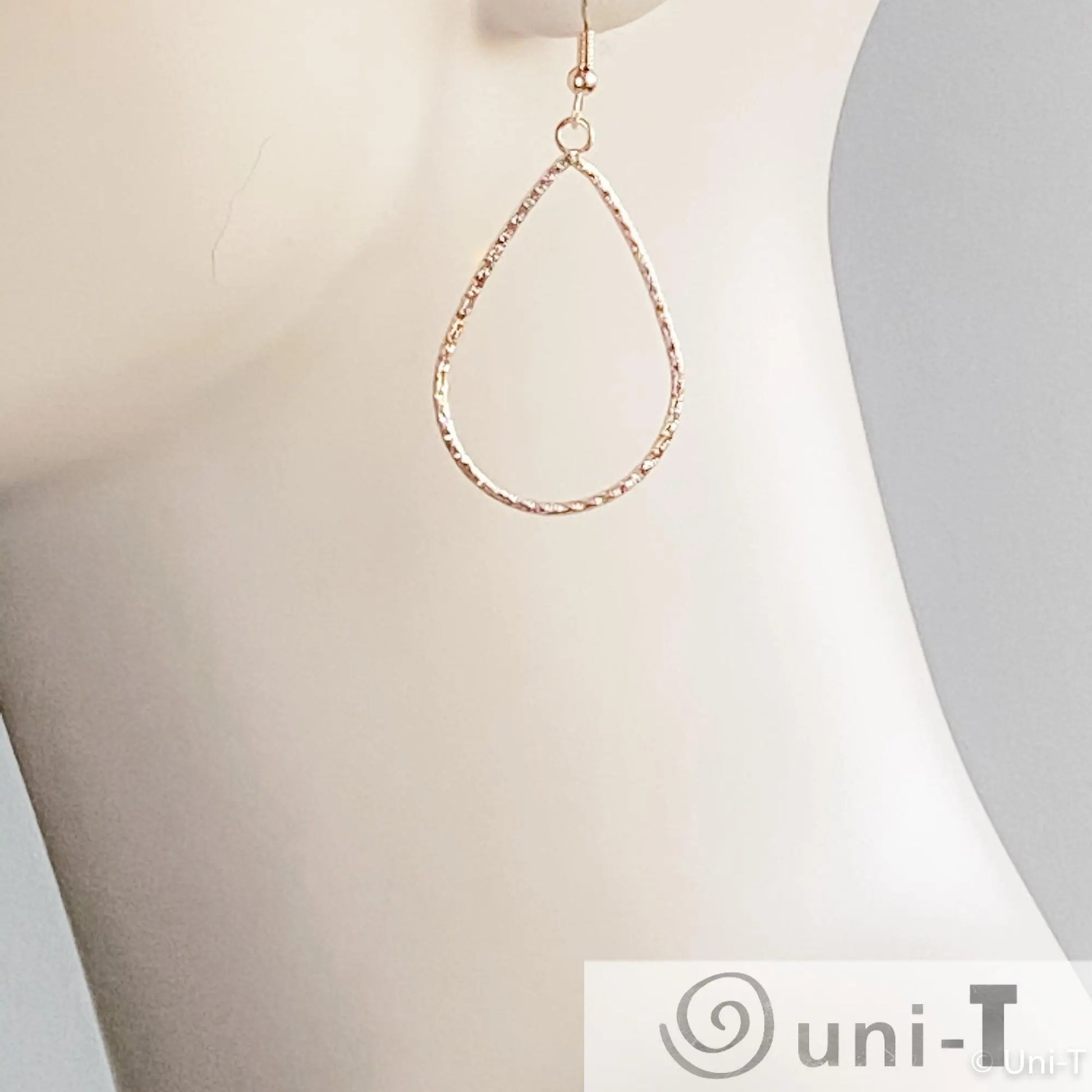 Gold plated Teardrops Dangle Earrings Lisa Trachtman