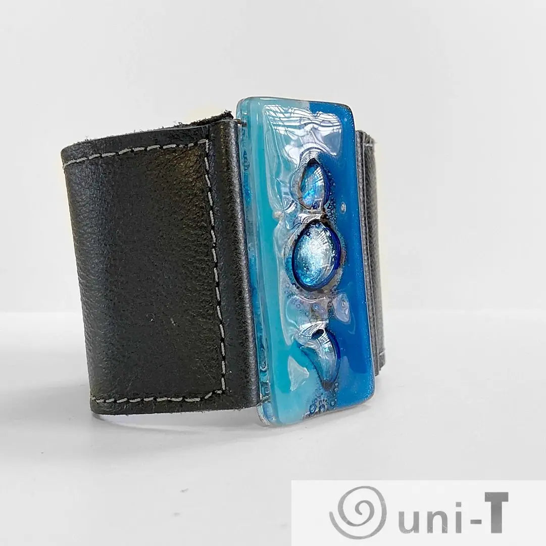 Handmade Leather Cuff with Recycled Fused Glass - Large Carolina Portillo