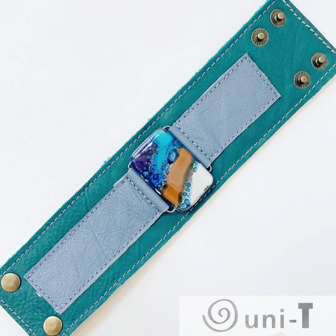 Handmade Leather Cuff with Recycled Fused Glass - Medium Carolina Portillo