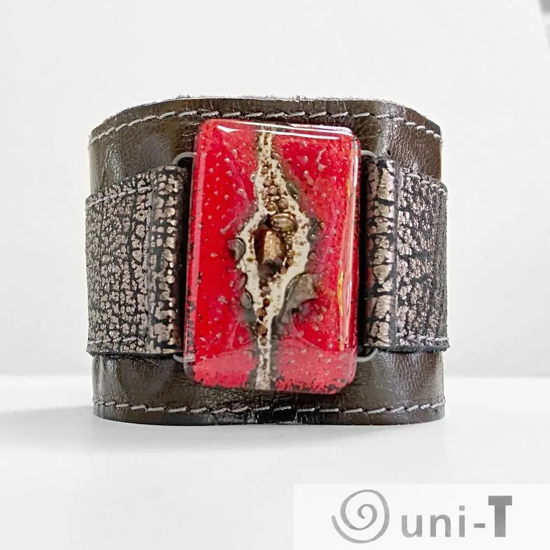 Handmade Leather Cuff with Recycled Fused Glass - Medium Carolina Portillo