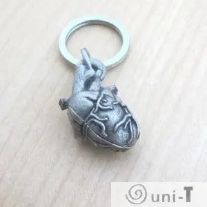 Human Heart Anatomy Keychain - Anatomical Heart Keychain with realistic veins and arteries, ideal for medical-themed small gifts.