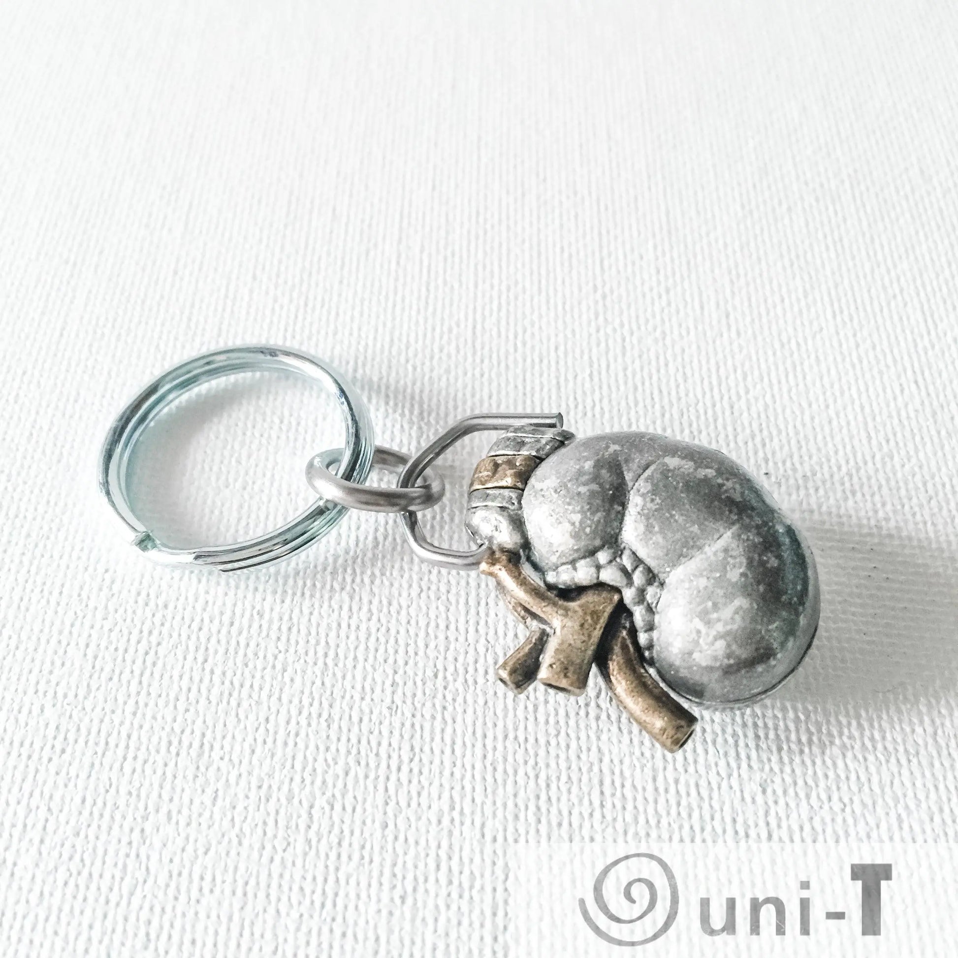 Human Kidney Keychain - Anatomy Gift | Genuine Pewter accessory featuring a detailed kidney design with bronze-tone renal arteries, ideal for medical professionals.