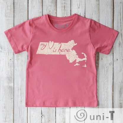 Sunset pink kids' T-shirt with cream Massachusetts graphic and 'My Heart Is Here' text. Organic cotton local pride shirt by Uni-T.