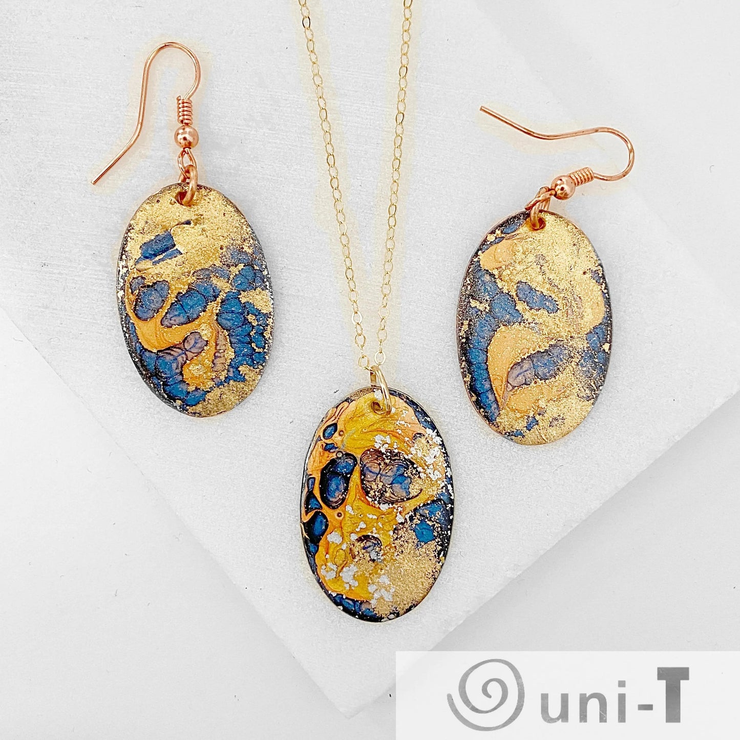 Oval Enamel Enamel Painted Earrings & Necklace Sandrine Colson