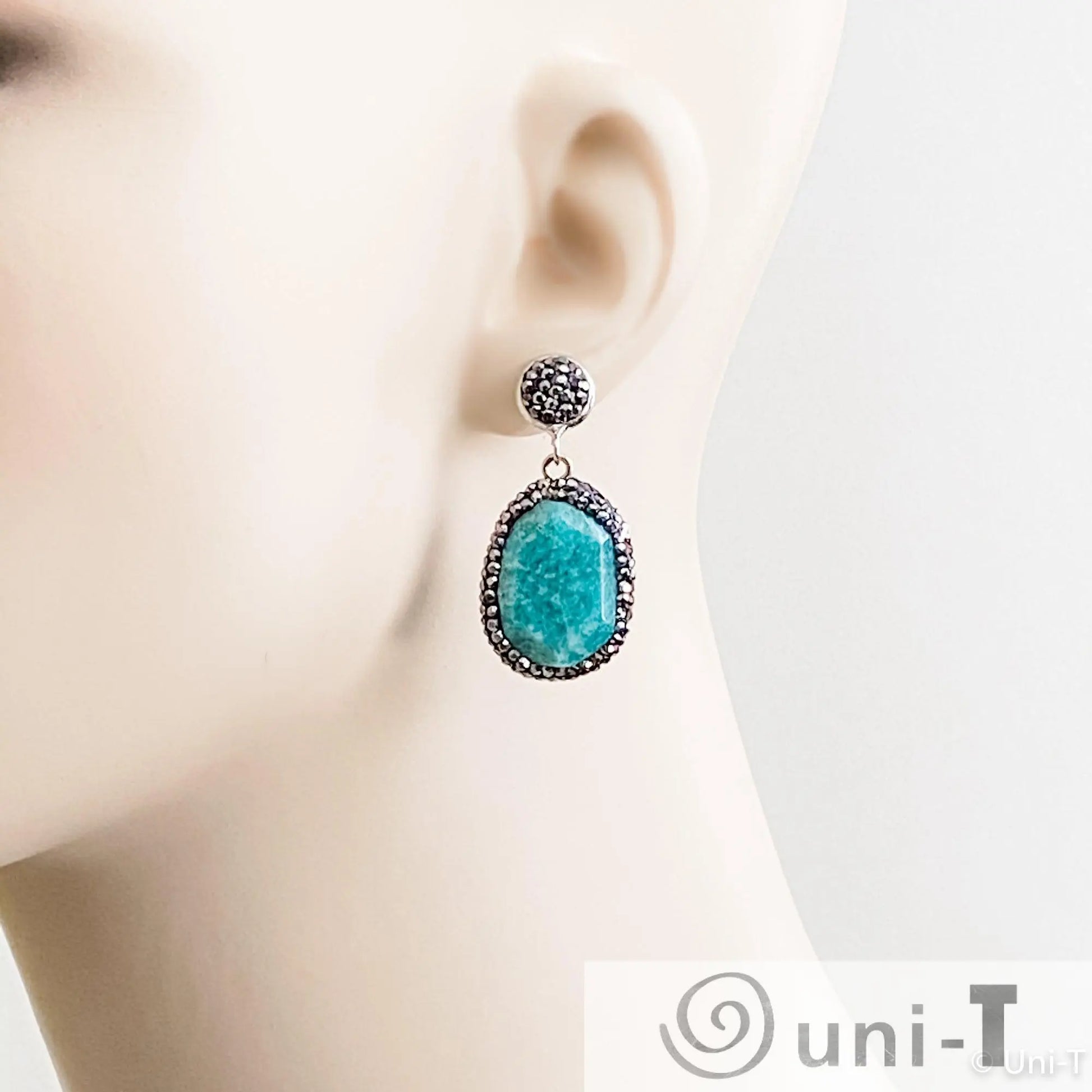 Pave & Agate Stud Earrings Lisa Trachtman