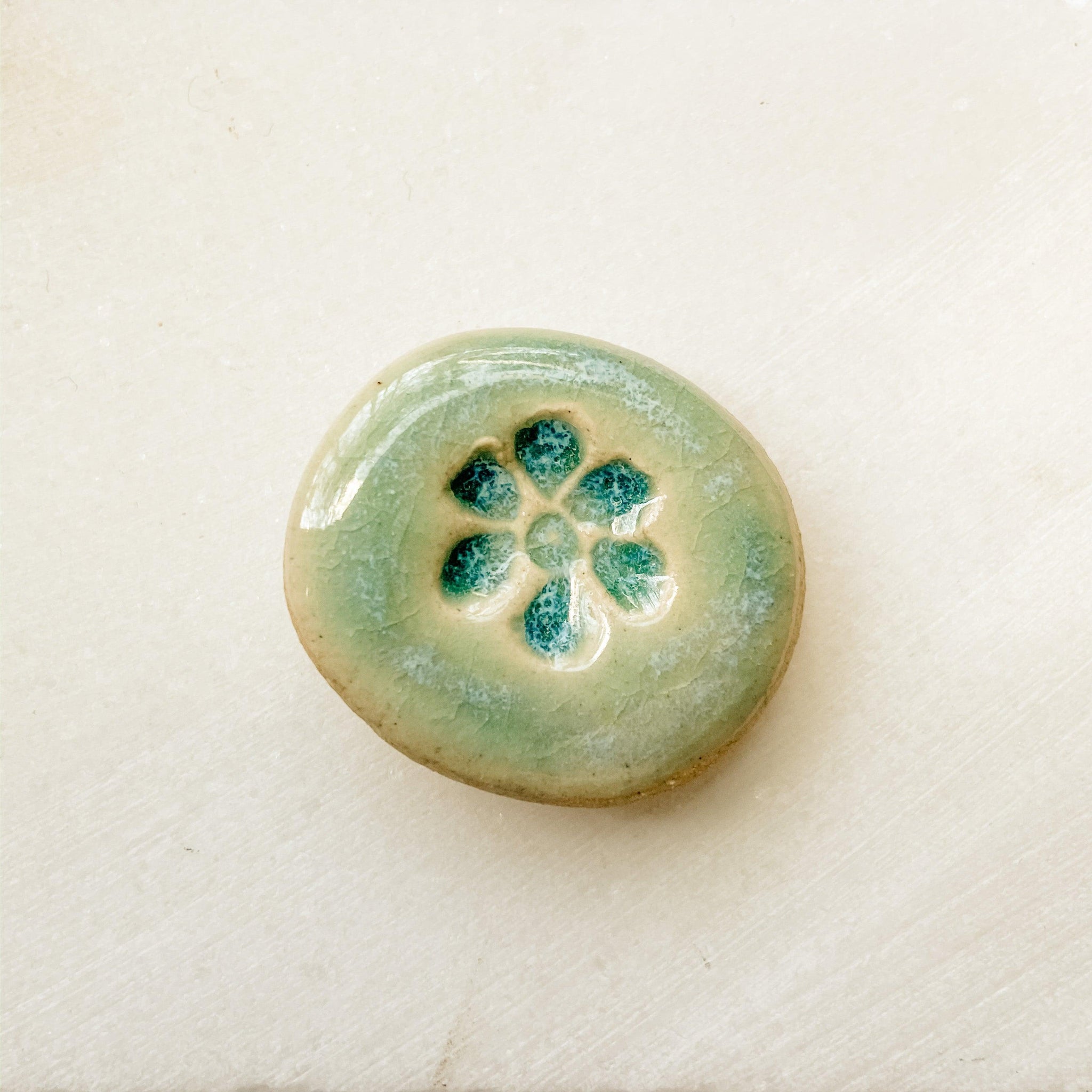 Daisy - Reminder Stones, Worry Stone - Uni-T