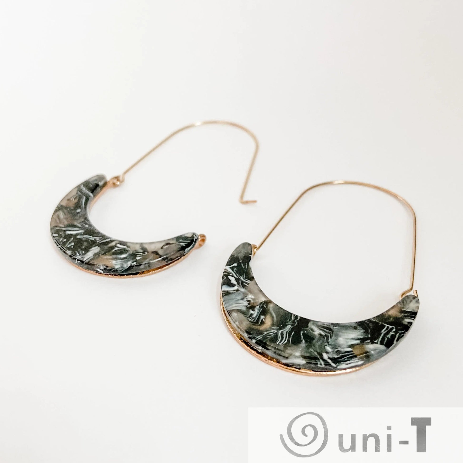 Side Basket Hoop Earrings - Small Lisa Trachtman